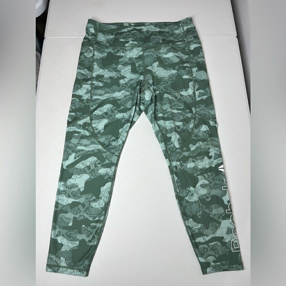 Reebok Capri Yoga Active Leggings Green Camouflage Pattern Size XL EUC